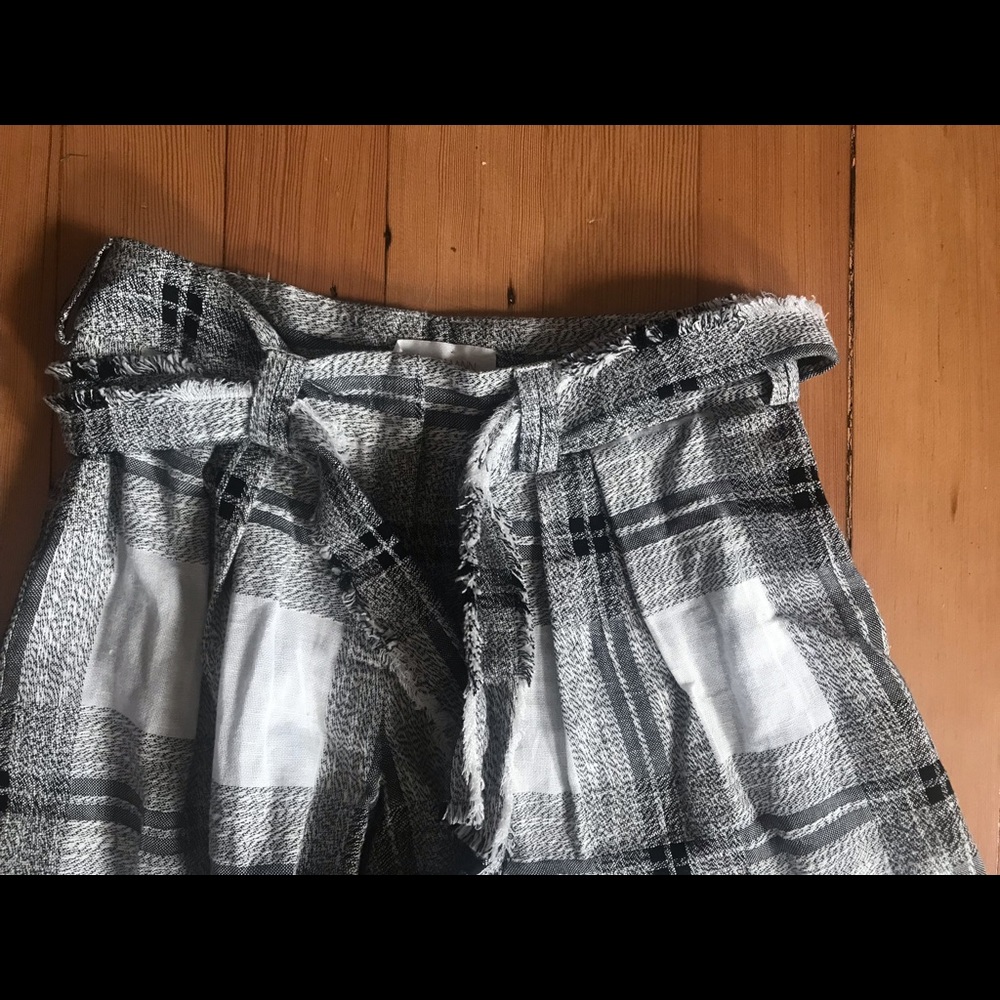 Black and white Zimmermann cropped white leg pant